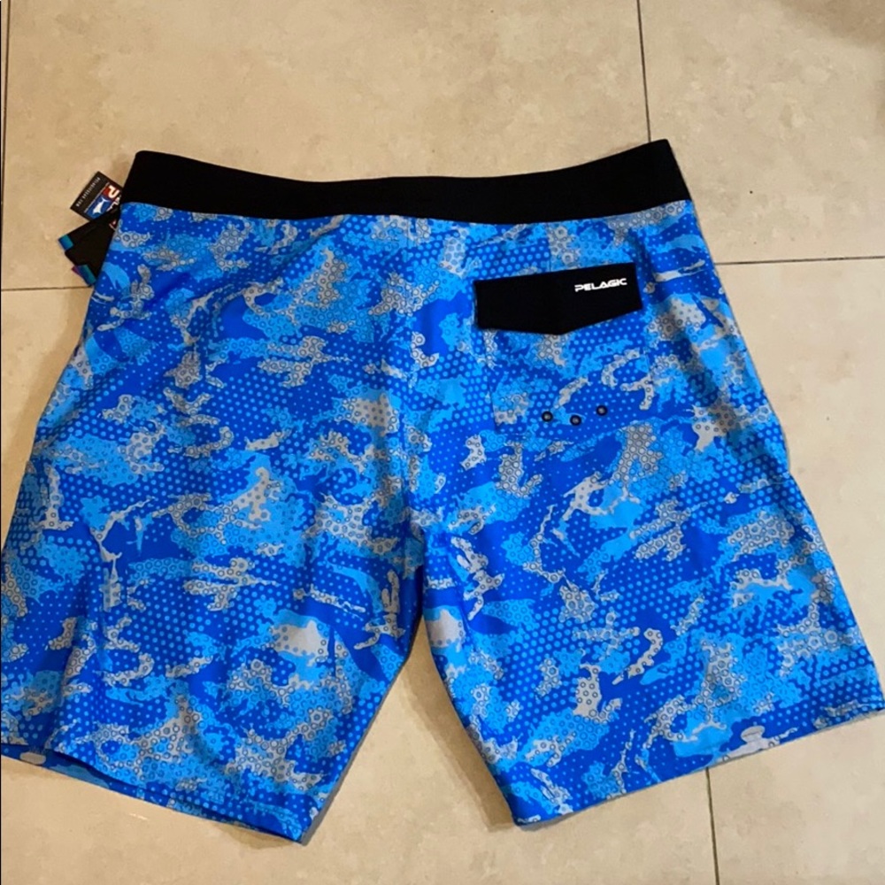 Short - Picture 3 of 3